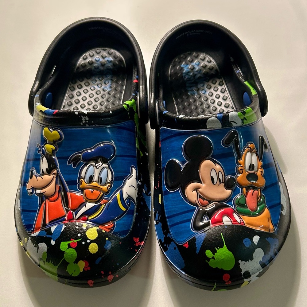 NWT Disney Junior Mickey Mouse Kids Clog Shoes Size 9-10